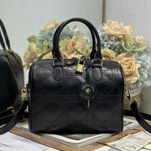 Dior Groove 25 Bag In Macrocannage Crinkled Calfskin Black